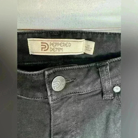 Women’s Peppered Denim black pants fringe ankle hem size 26 zip closure - Picture 3 of 15